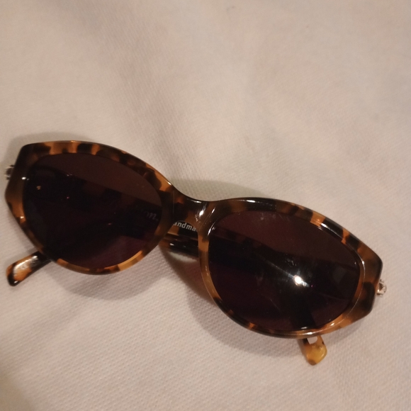Brighton Sunglasses With Case - Picture 5 of 10